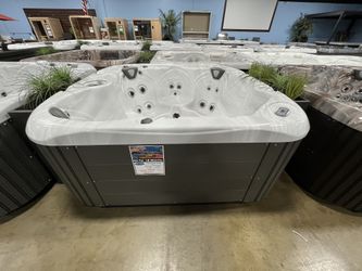 Hot Tub! Available Now