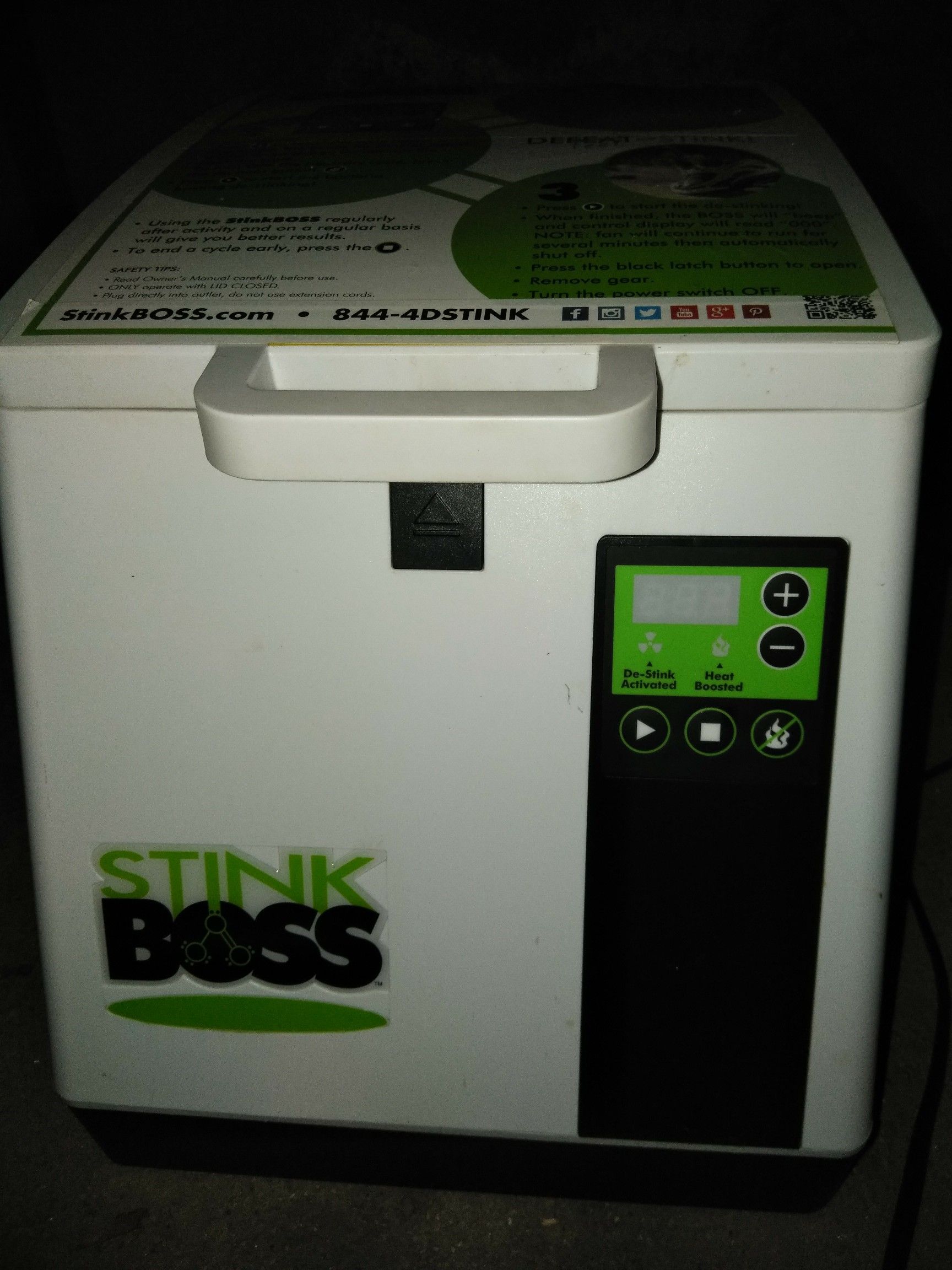 Stink boss ozone shoe and gear deodorizer