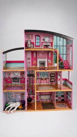 Barbie Club House