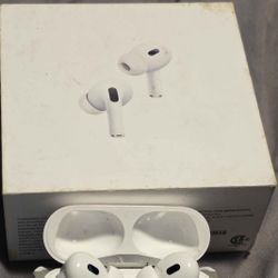 AirPod Pro 2s USB c