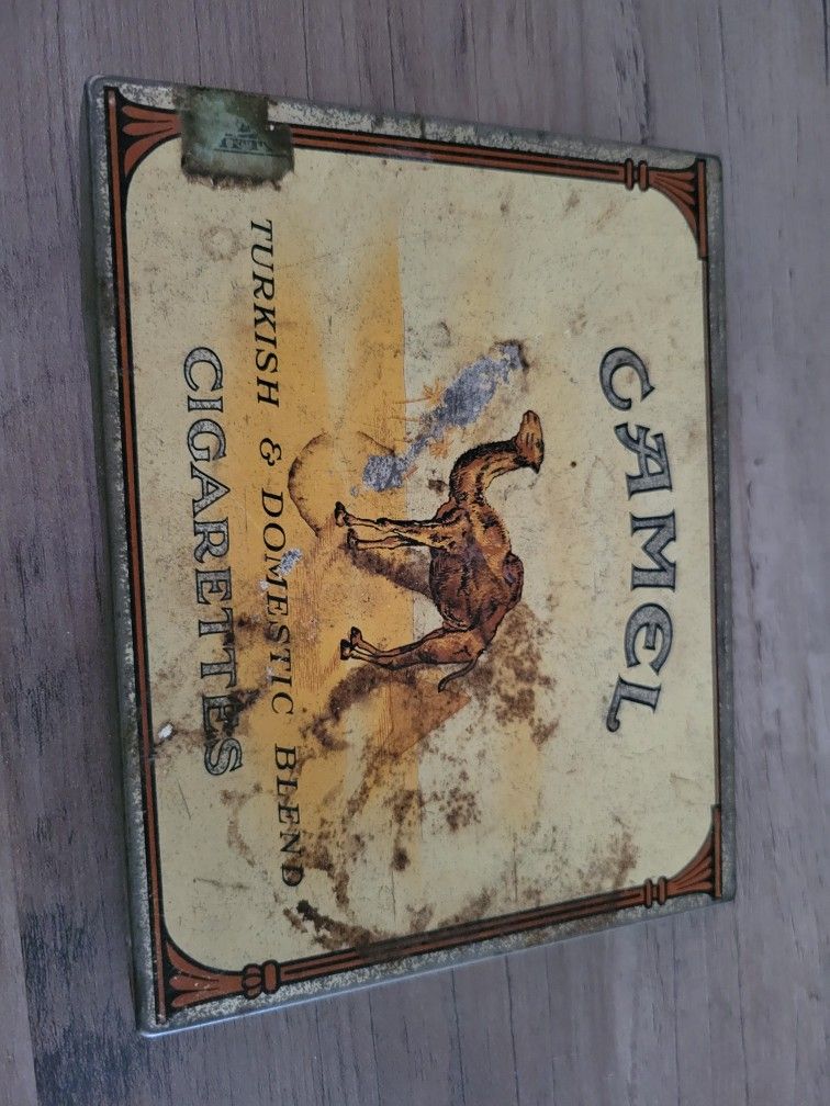 Vintage Tin Camel 50 Cigarrette Holder