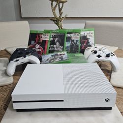[Bundle] Xbox One S With Games, Controllers And Cables