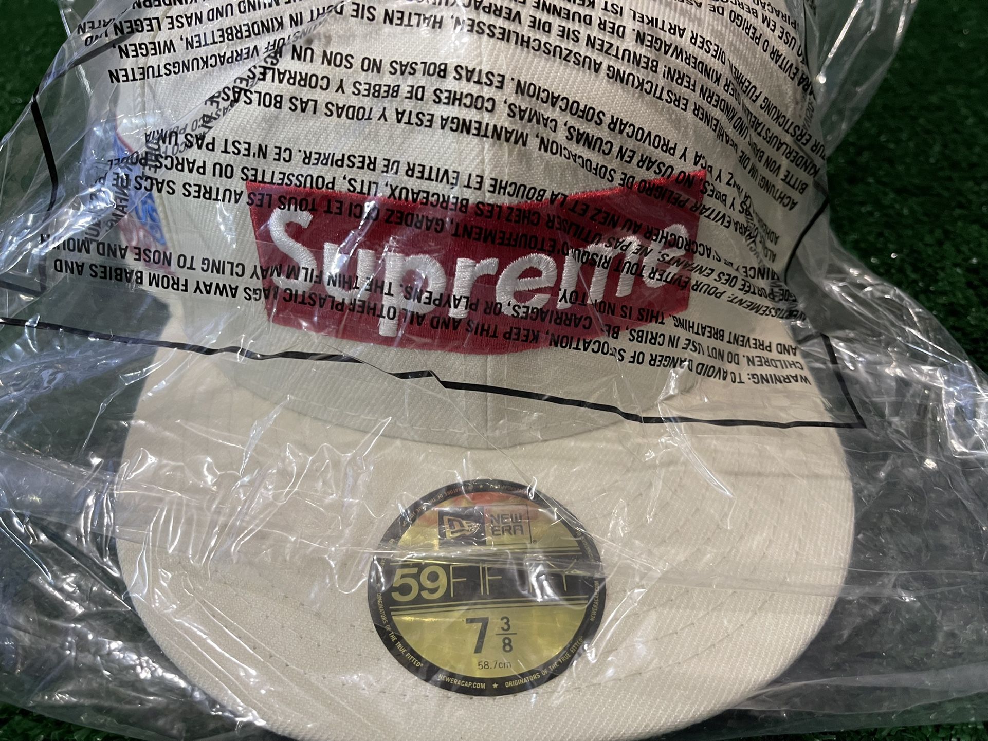SUPREME World Famous Box Logo x NEW ERA Fitted Hat Cap 7 3/8 β White Color Lids