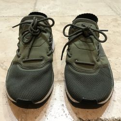 Size 8 Puma Workout Shoes