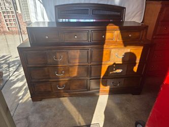 Furniture of America 8 Drawer Dresser with Mirror