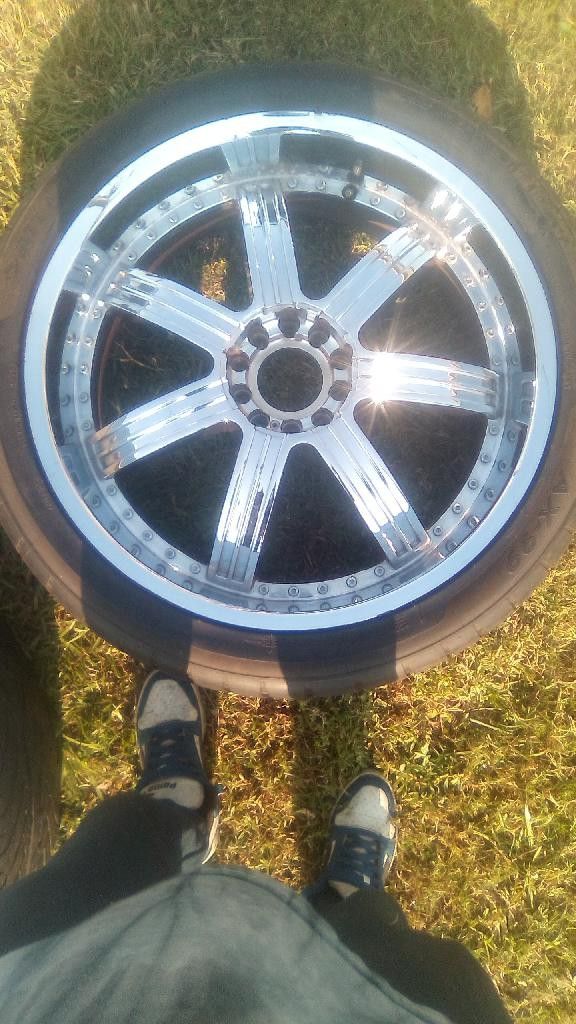 24" Rims For10 Lug Truck With 1 New Tire