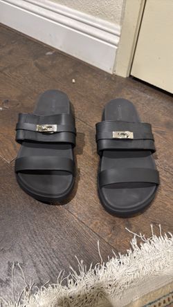 Hemes slippers