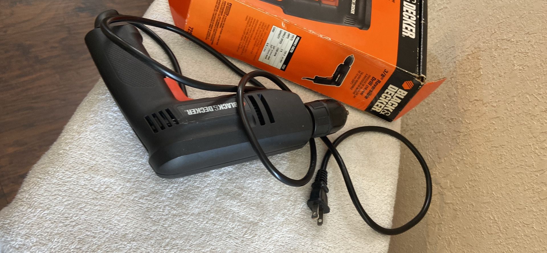 Black And Decker 3/8 10mm 120V Corded Drill Model #7252 Black -- Works perfect. West Boca