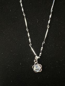 Flower Pendant Necklace 