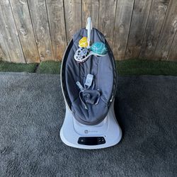 4 moms mamaroo Swing 