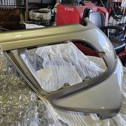 01-05 Honda Goldwing GL1800 Front Left Upper Cowl Fairing 
