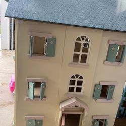 Dollhouse 