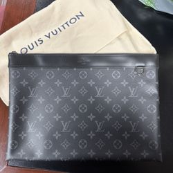 Louis Vuitton Discovery Pochette 