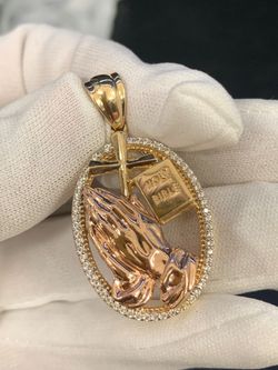 1.5" Gold Holy Bible pendant #33927