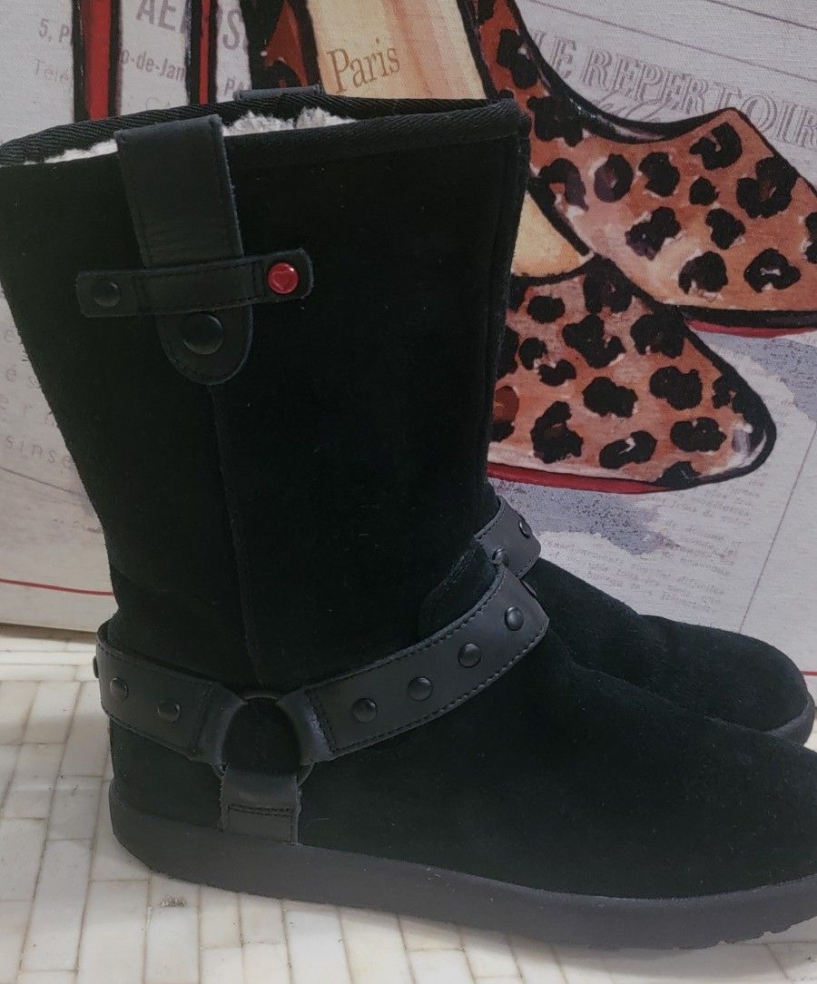 UGg Australia Moto  Boots Size 6 Girl 
