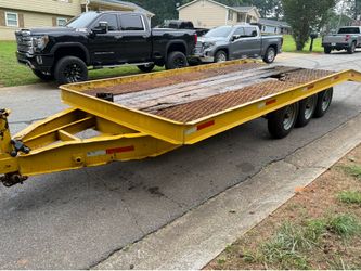 Triple axle heavy duty trailer