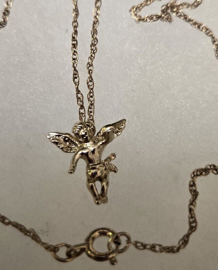 Flying Angel / Cherub Pendant gold plate over sterling silver 925