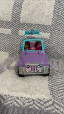 Fisher-Price Little People Barbie Beach Cruiser Toy Car with Music & 2 Figures for Toddlers