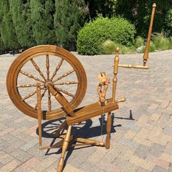 Country Craftsman Spinning Wheel