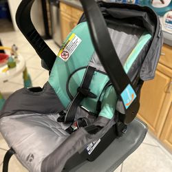 Baby Trend Infant car seat LIKE NEW