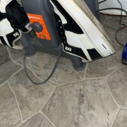 Size 8 Crocs 5