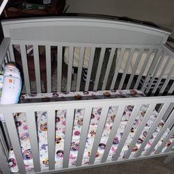 Graco Crib And Mattress 