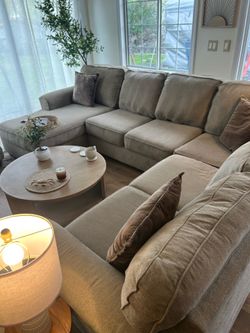 FREE DELIVERY 🚚  Ashley Beige 4 Piece Sectional ($2200 Retail‼️)
