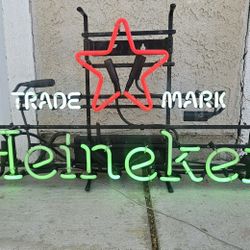 Heineken Light Up Beer Neon Sign 