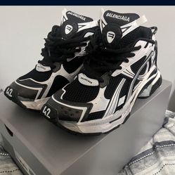 Black/White Balenciaga Runners