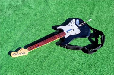Rock Band Fender Stratocaster Xbox 360 Wireless Guitar Video Game Controller GUC