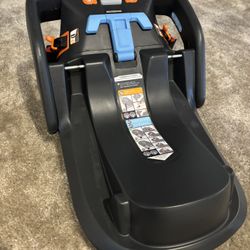 Uppababy Mesa Car seat Base  (x2)