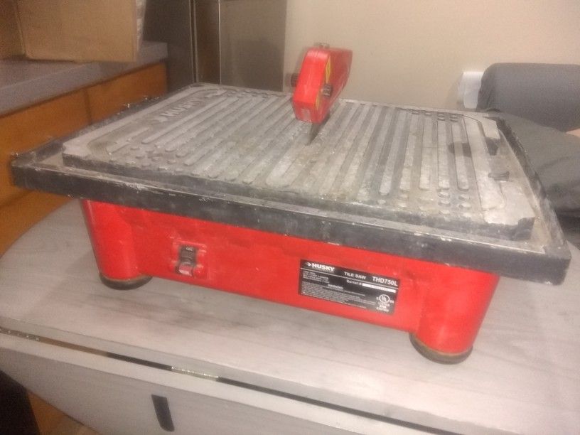 Husky THD750L Tile saw