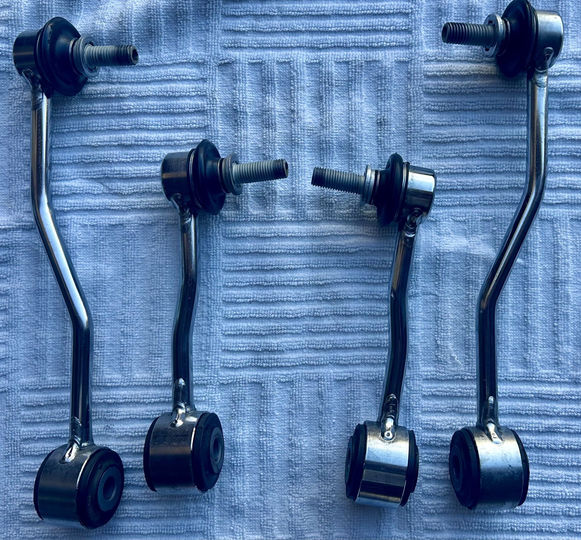Jeep JL Rubicon XR Sway bar end Links.