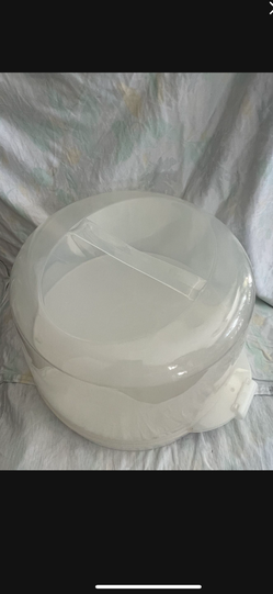 Cake Server With Lid