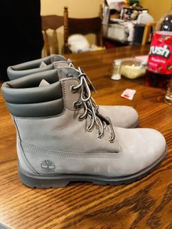 Timberland Boots Women 9.5 new