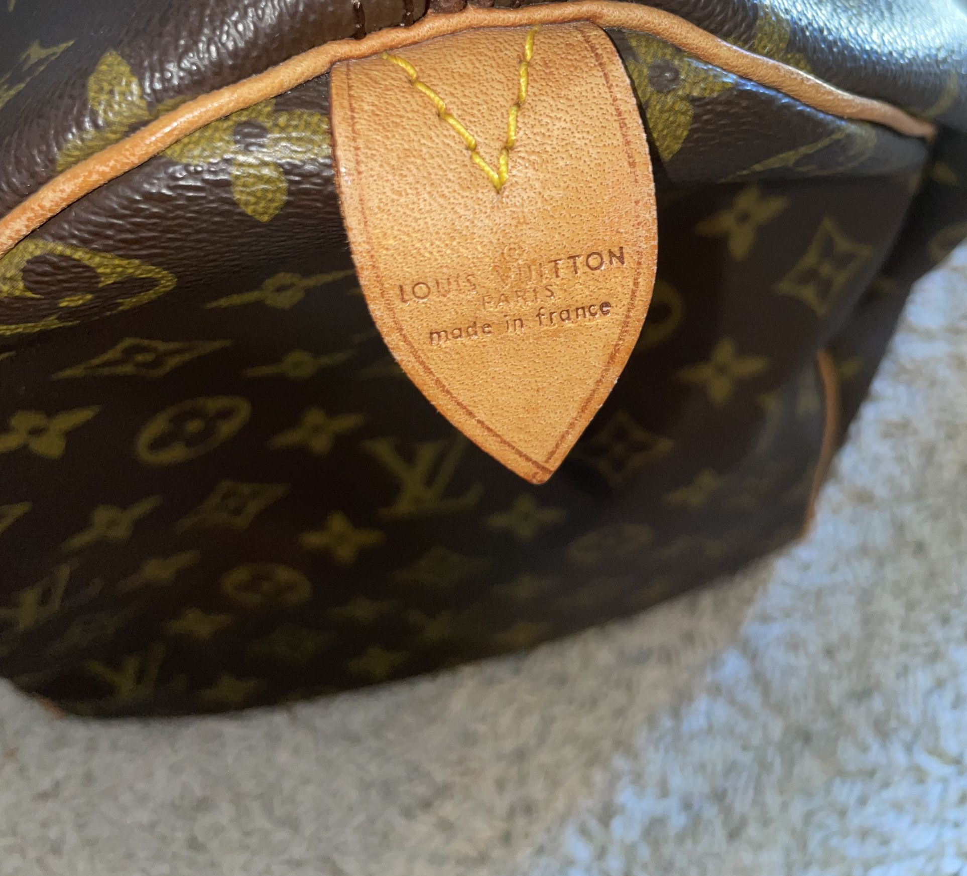 Louie Vuitton BANDOULIÈRE Duffle Bag for Sale in Atlanta, GA