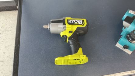 Ryobi ONE+ HP 18V Brushless Impact Wrench kit includes a 4.0 Ah battery and charger