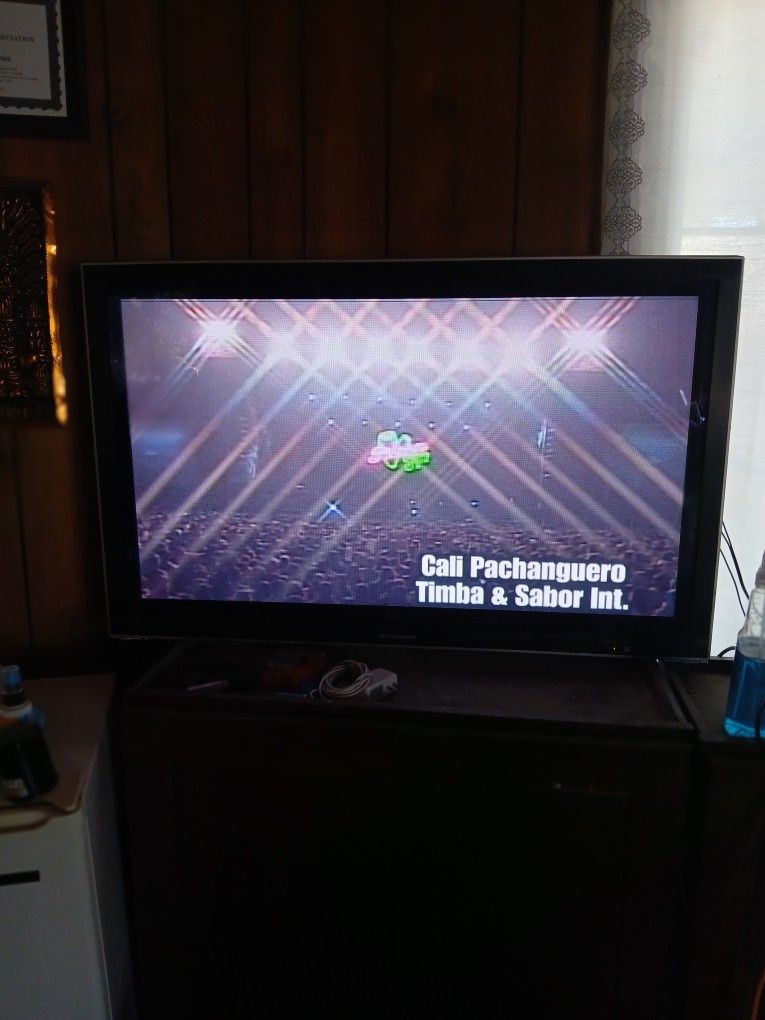 Monitor Sylvania. 44 Inch
