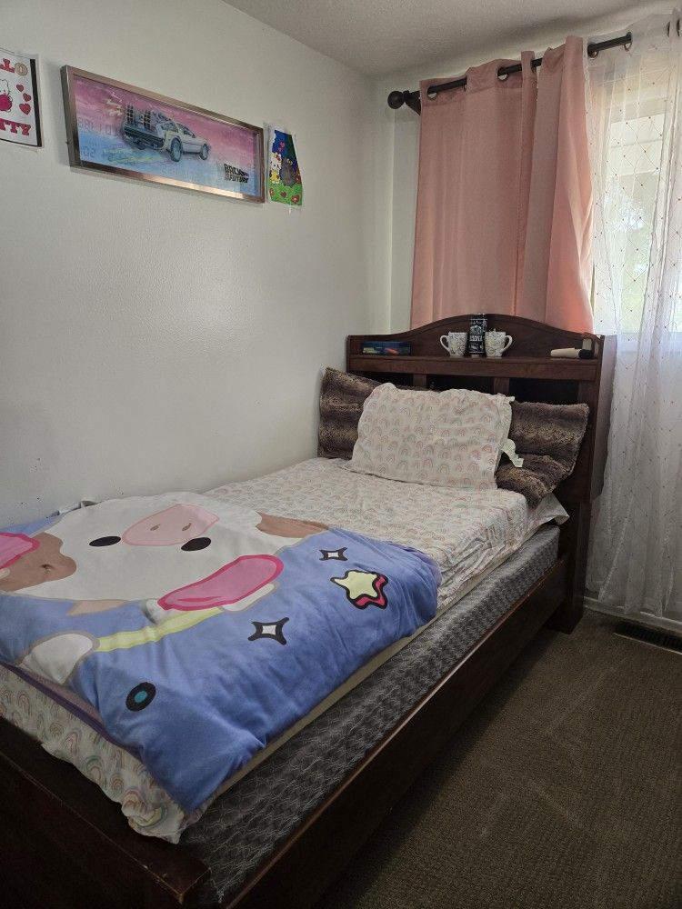 Twin Size Bed Eith Table And Chair
