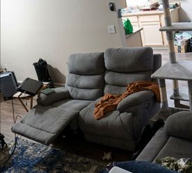 Reclining Loveseat (electric)