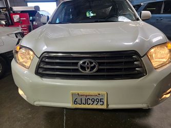 2009 Toyota Highlander LE SUV