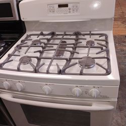 All 5 Burner Gas Stoves '! Needs New Home Today 😔