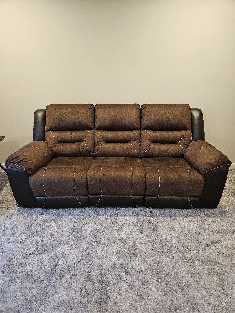 Earhart Recliner Sofa 