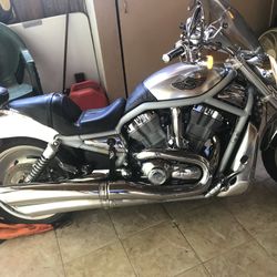 Harley Davidson - V Rod Motorcycle