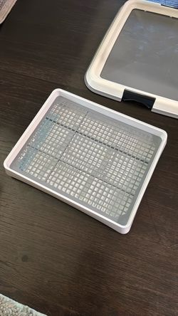 Small pee pad tray for puppies and small pets
