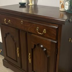 Beautiful Original Vintage 1980s Harden Cherry Bar/cabinet On Wheel With Drawer And Shelve