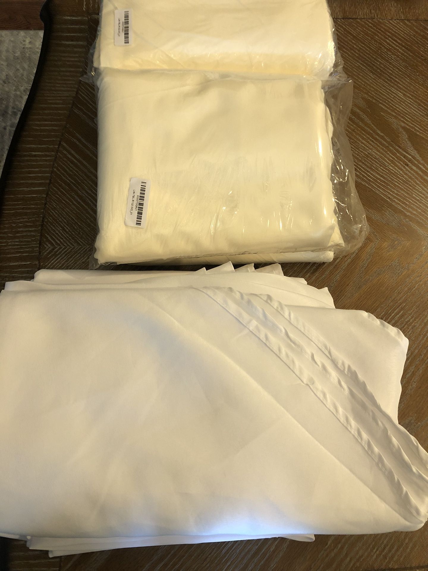 132” Round Tablecloth