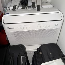 WIFI AC IN EXCELLENT CONDITION