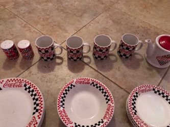Coca Cola plate set