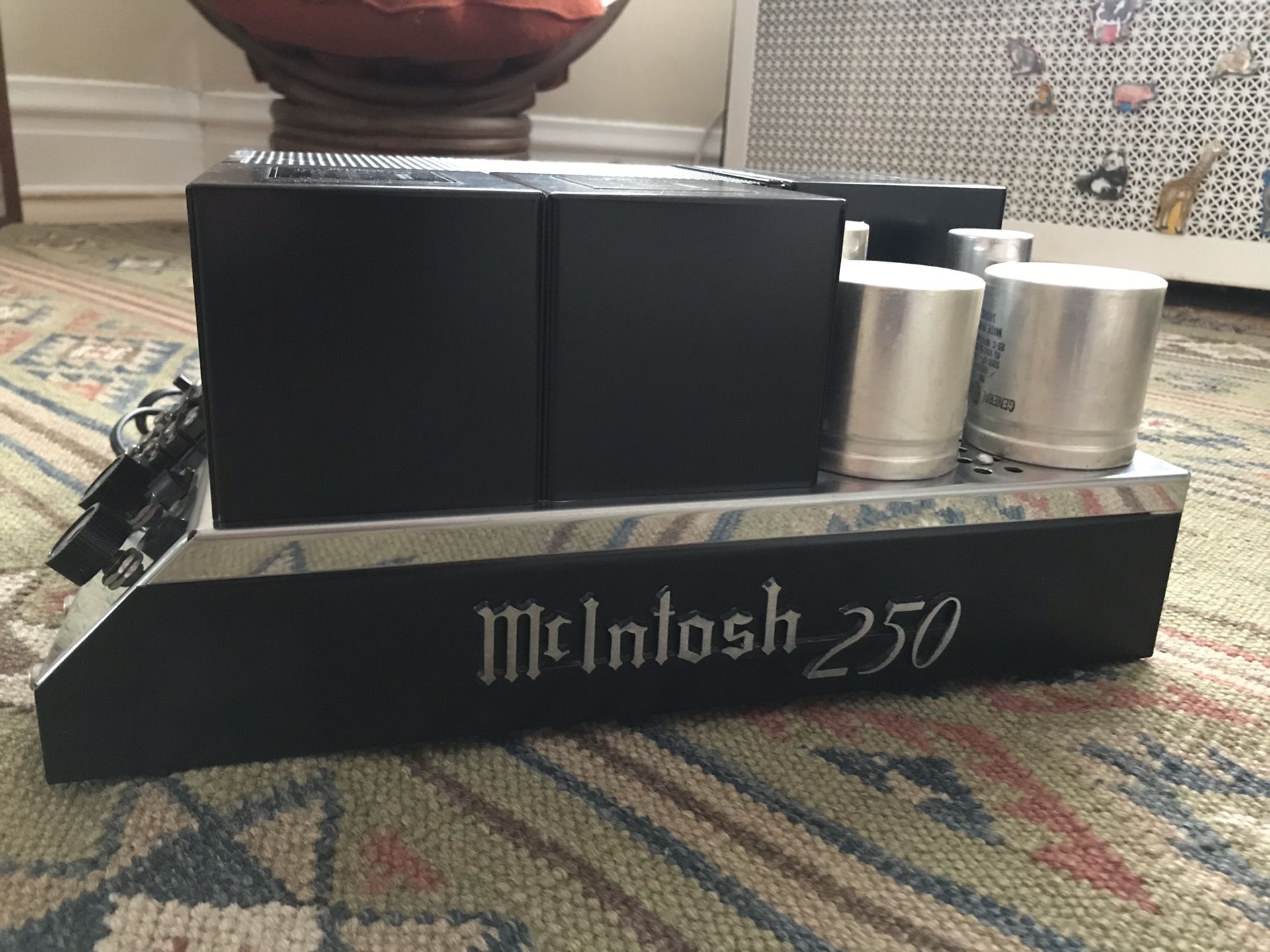 McIntosh MC 250 Solid State Power Amplifier